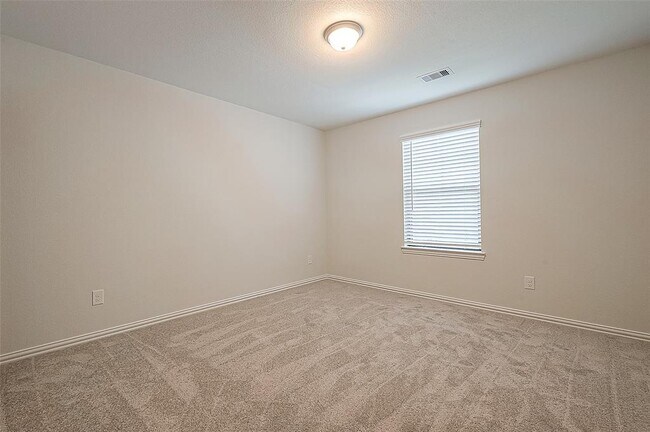 Building Photo - 27966 Western Crk Ct