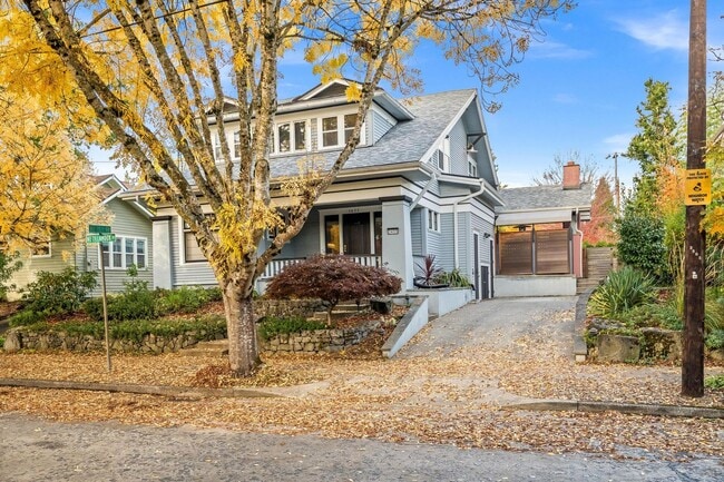 Building Photo - Elegant Grant Park Craftsman with Wine Cel...