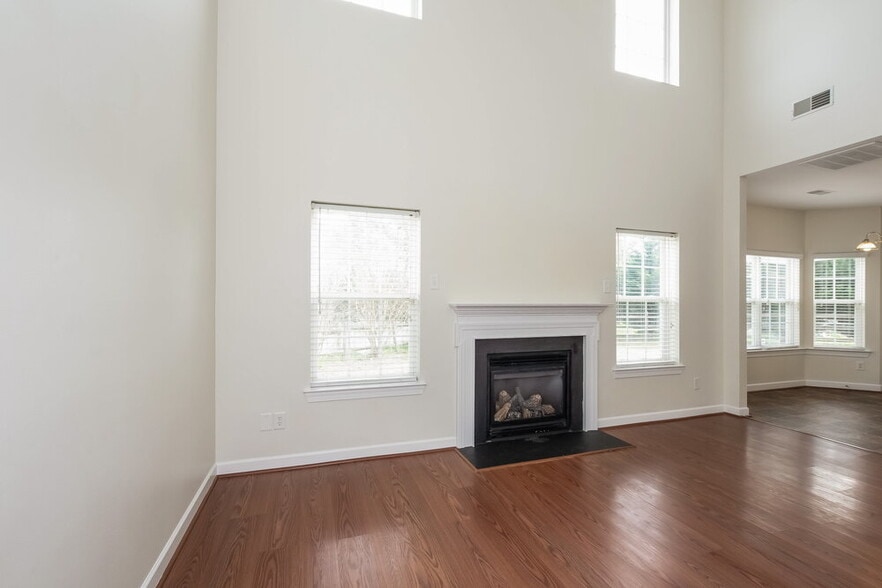 Building Photo - 539 Meredith Court