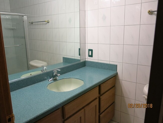 Building Photo - 4 bed, 2 bath, 2 car garage . Boulder City RV parking