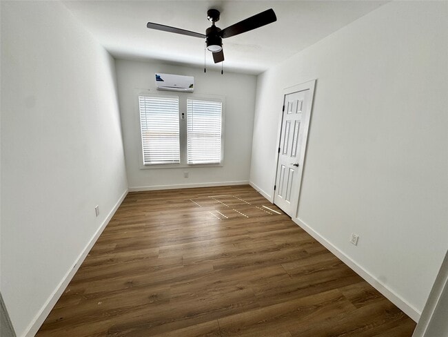 Building Photo - 7 Hunt St