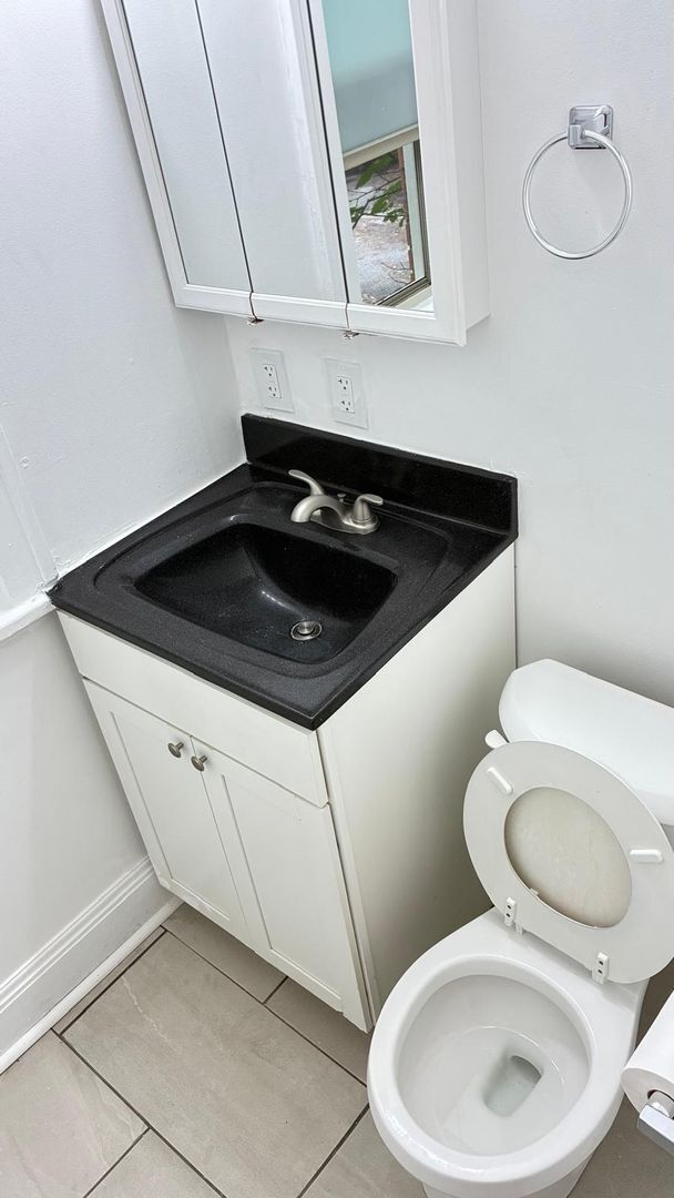 Building Photo - 111 Hollinger Ave