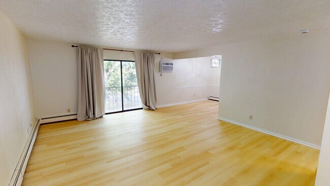 Primary Photo - Excellent Location! Canfield, 2 Bedroom Re...