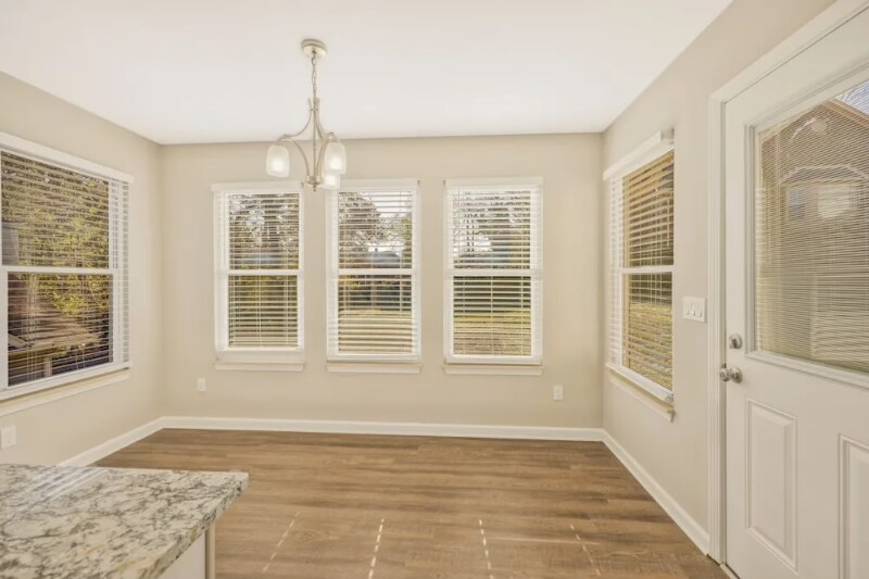 Building Photo - 1127 White Mountain Ln