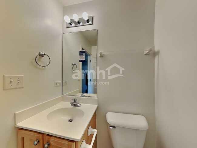 Building Photo - 528 Alyssa St