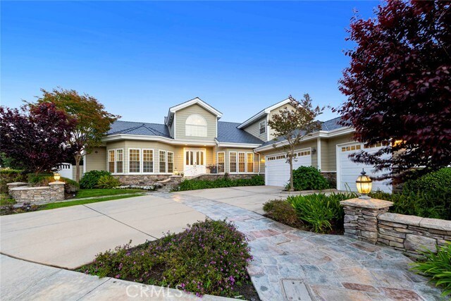 Building Photo - 12 San Remo