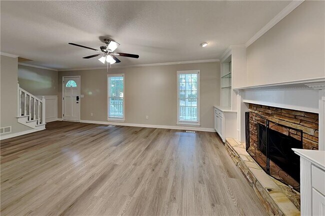 Building Photo - 328 Abbington Ln