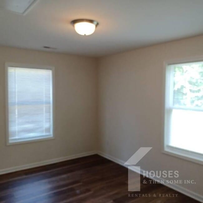 Building Photo - 401 Bramlett Rd