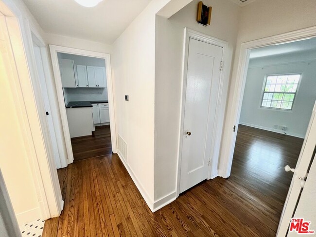 Building Photo - 1268 S Highland Ave