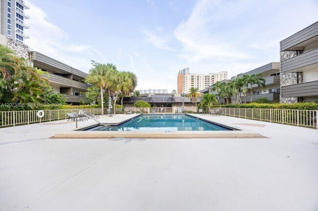 Building Photo - 8335 SW 72nd Ave