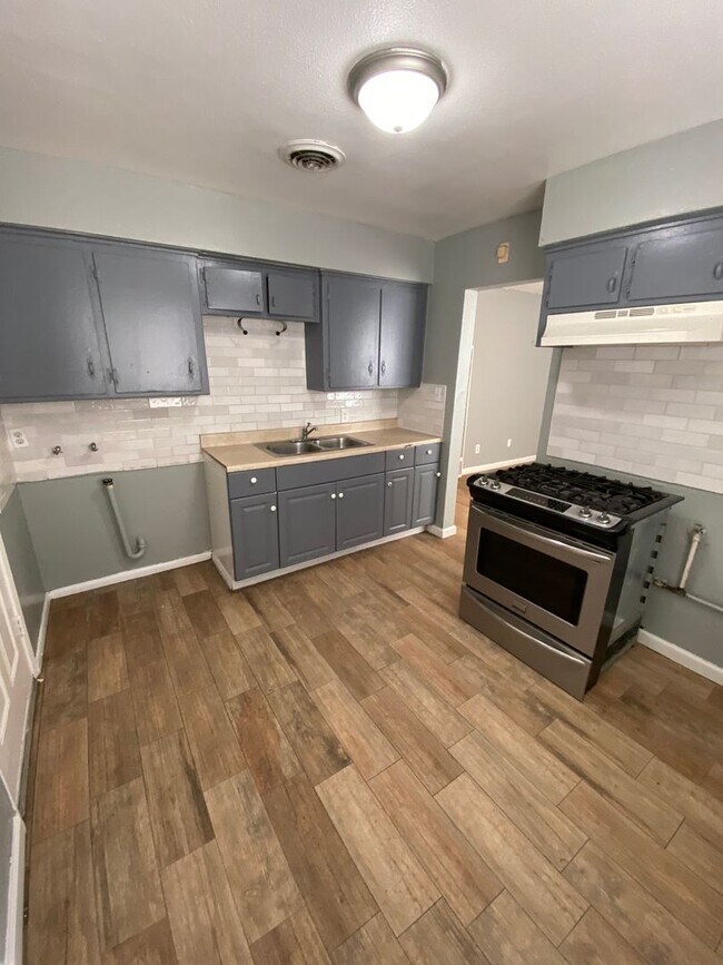 Building Photo - 600 N St