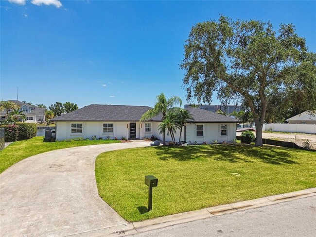 Building Photo - 3913 Fontainebleau Dr