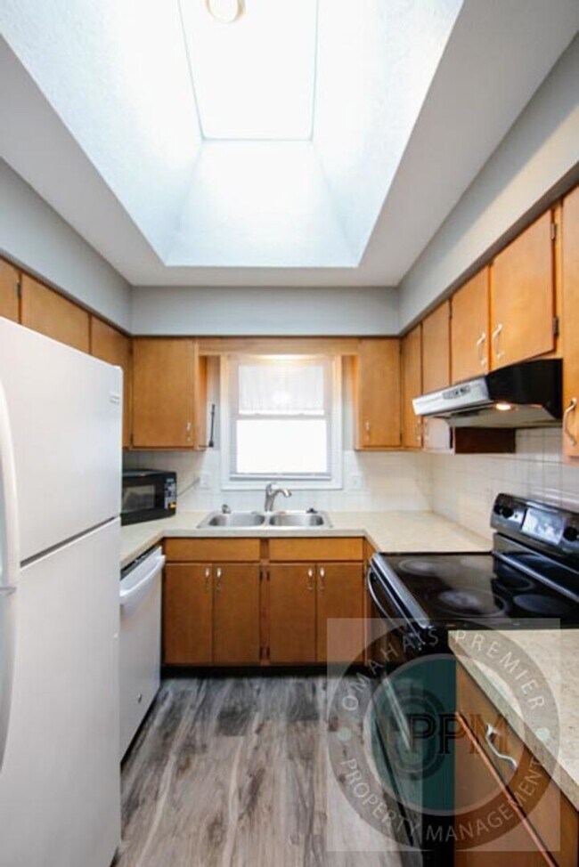 Building Photo - 12317 Weir St