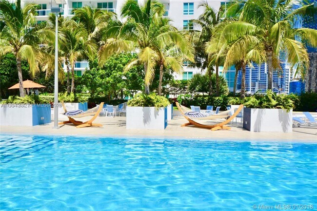 Building Photo - 950 Brickell Bay Dr