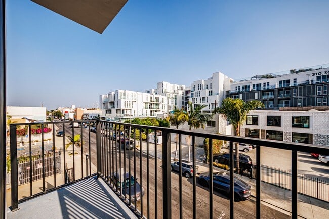 Building Photo - 13463 Beach Ave