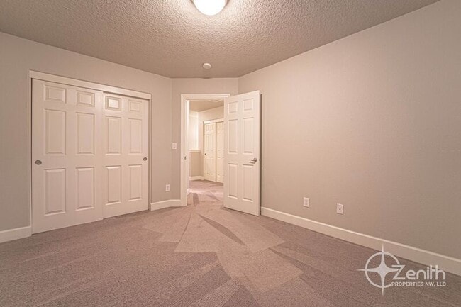 Building Photo - 8108 NE 35th Ave