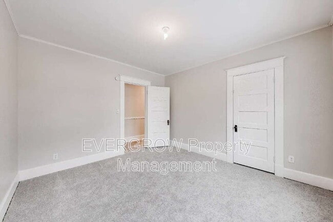 Building Photo - 945 Woodruff Place Middle Dr