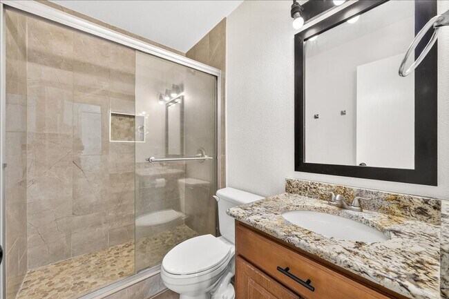Building Photo - 3810 Los Arroyos Dr