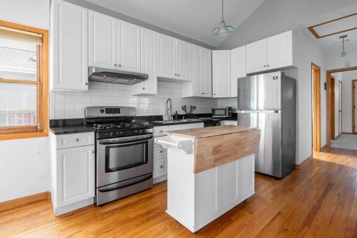 Building Photo - 1359 W Hubbard St