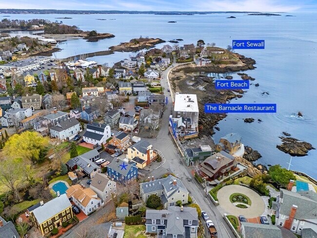 Building Photo - 3 Circle St