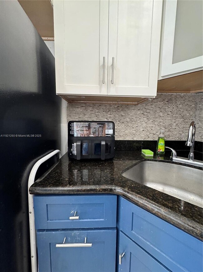 Building Photo - 536 14th St