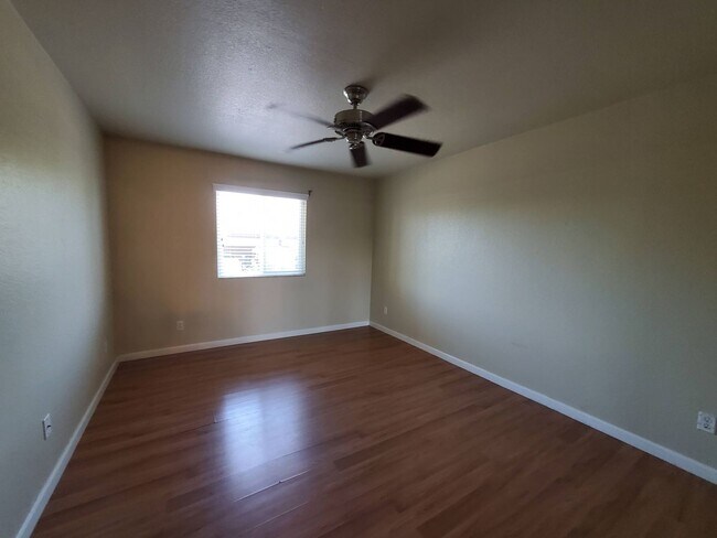 Building Photo - Melrose District 2 Bed Condo - Half Off First and Second Month