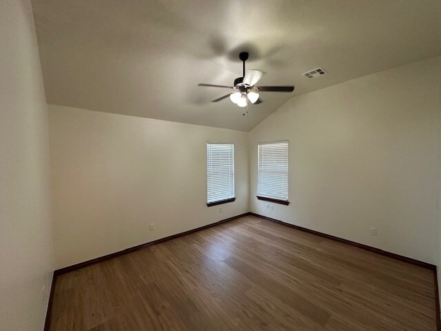 Building Photo - 925 Heather Ln