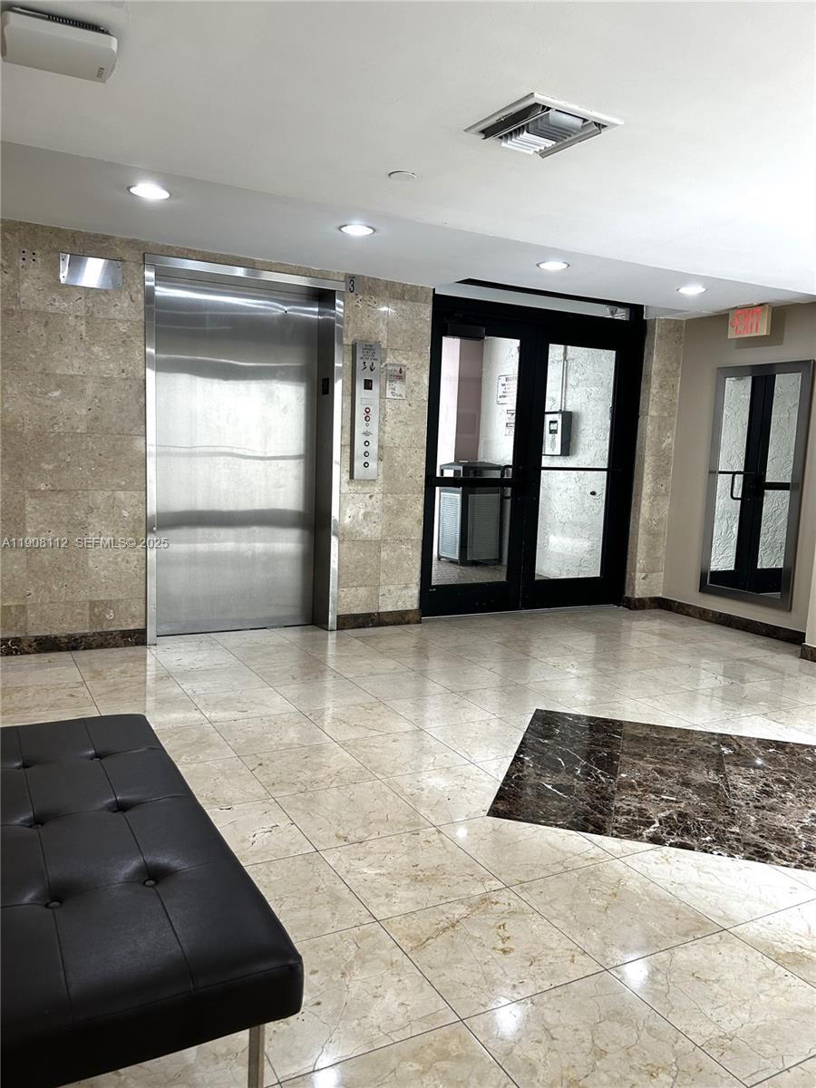 Building Photo - 16909 N Bay Rd