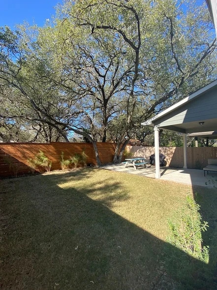 Building Photo - 10406 Bramble Berry Dr