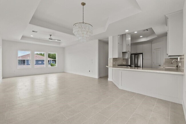 Building Photo - 512 2nd St
