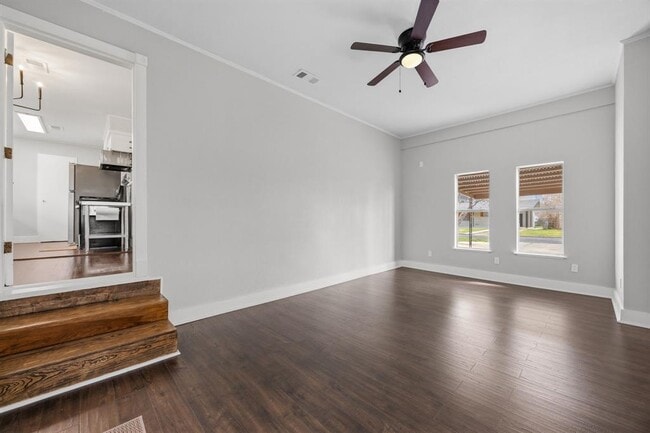 Building Photo - 1402 Kent St