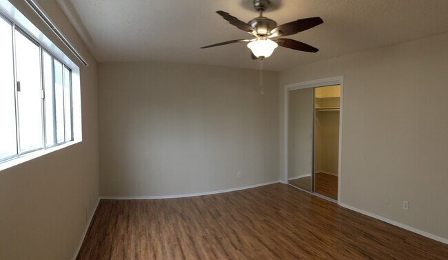 Interior Photo - 20317 Saticoy St