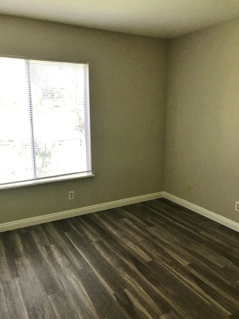 Building Photo - Beautiful family home in Newbury Park!