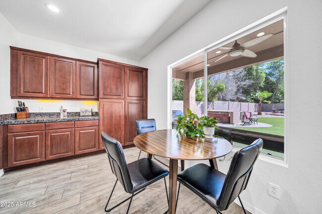Building Photo - 7149 W Avenida Del Sol
