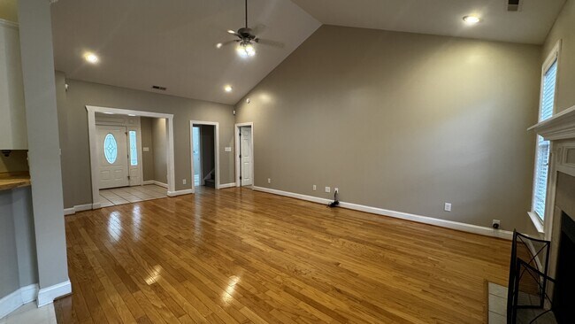 Building Photo - 441 Candlewood Dr