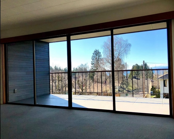 Building Photo - 7113 California Ave SW