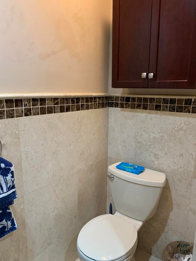 Building Photo - 3208 SE 11th St