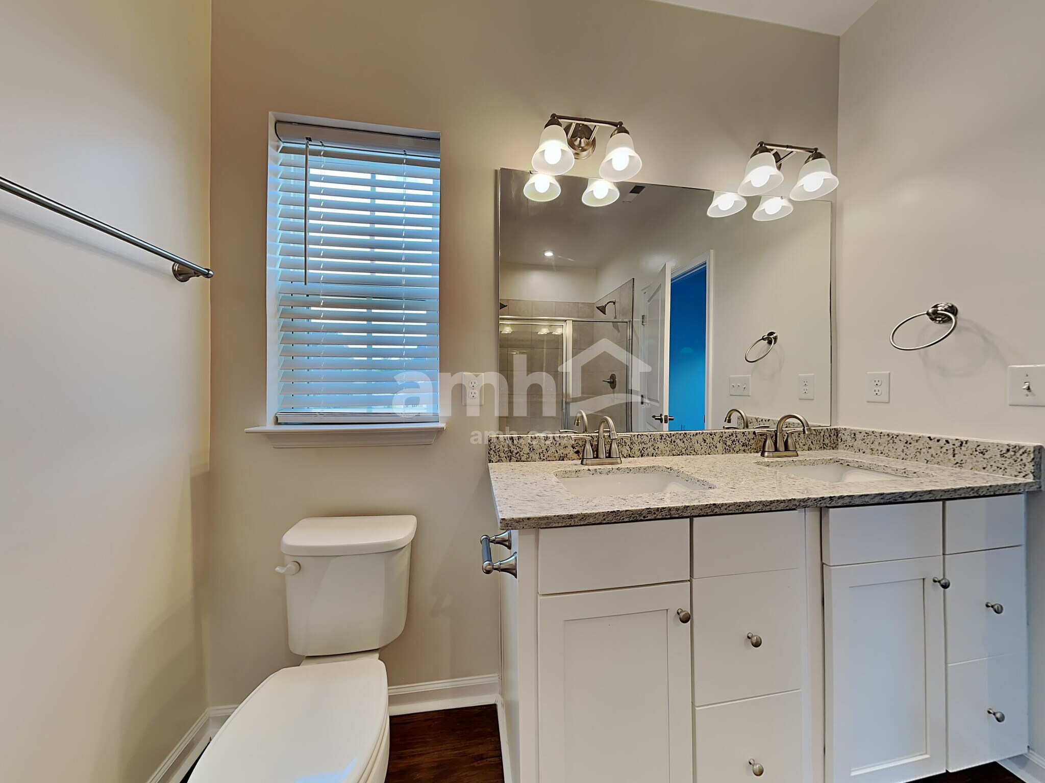 Building Photo - 252 Thames Valley Dr