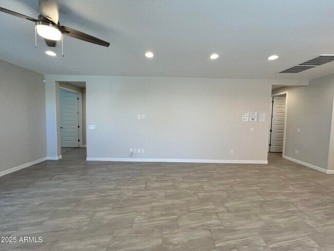 Building Photo - 6581 S Abbey Ln