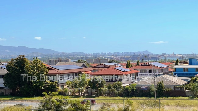 Building Photo - 94-513 Lumiaina Street