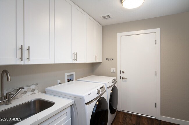 Building Photo - 14424 N 64th Pl