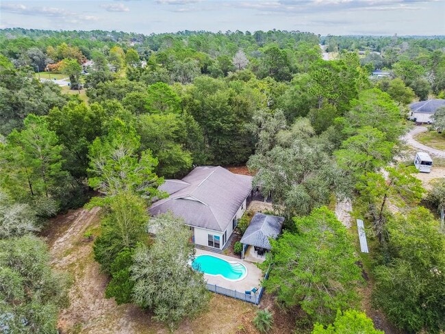 Building Photo - 16453 Pawnee Dr