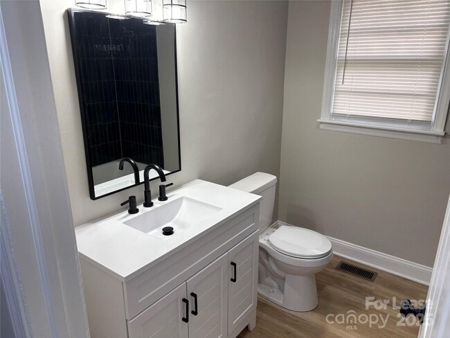 Building Photo - 1222 Long Shoals Rd