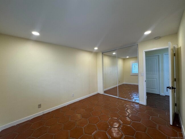 Building Photo - 1435 Ava St