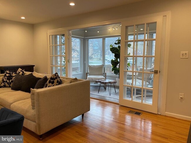 Building Photo - 519 G St SW