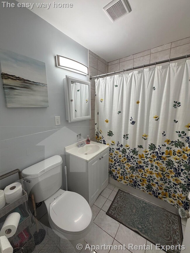 Building Photo - 15 Ives St