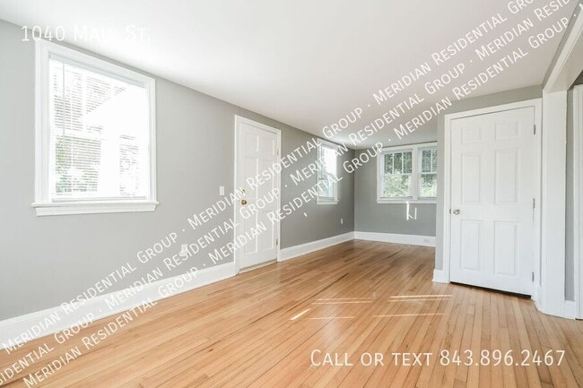 Building Photo - 1040 Main St