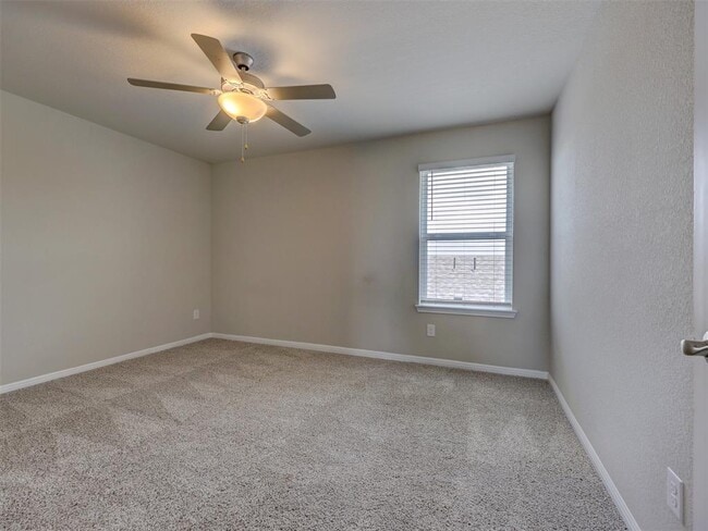 Building Photo - 10205 Mager Ln