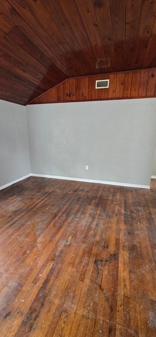 Building Photo - ONE BEDROOM ONE BATHROOM NEWLY RENOVATED A...
