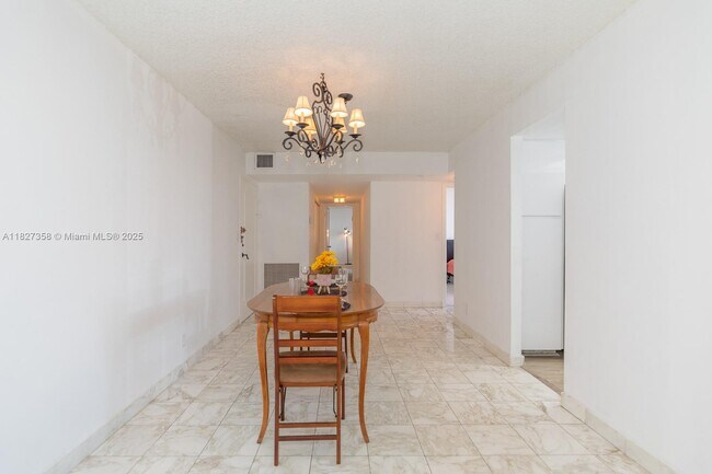 Building Photo - 137 Golden Isles Dr